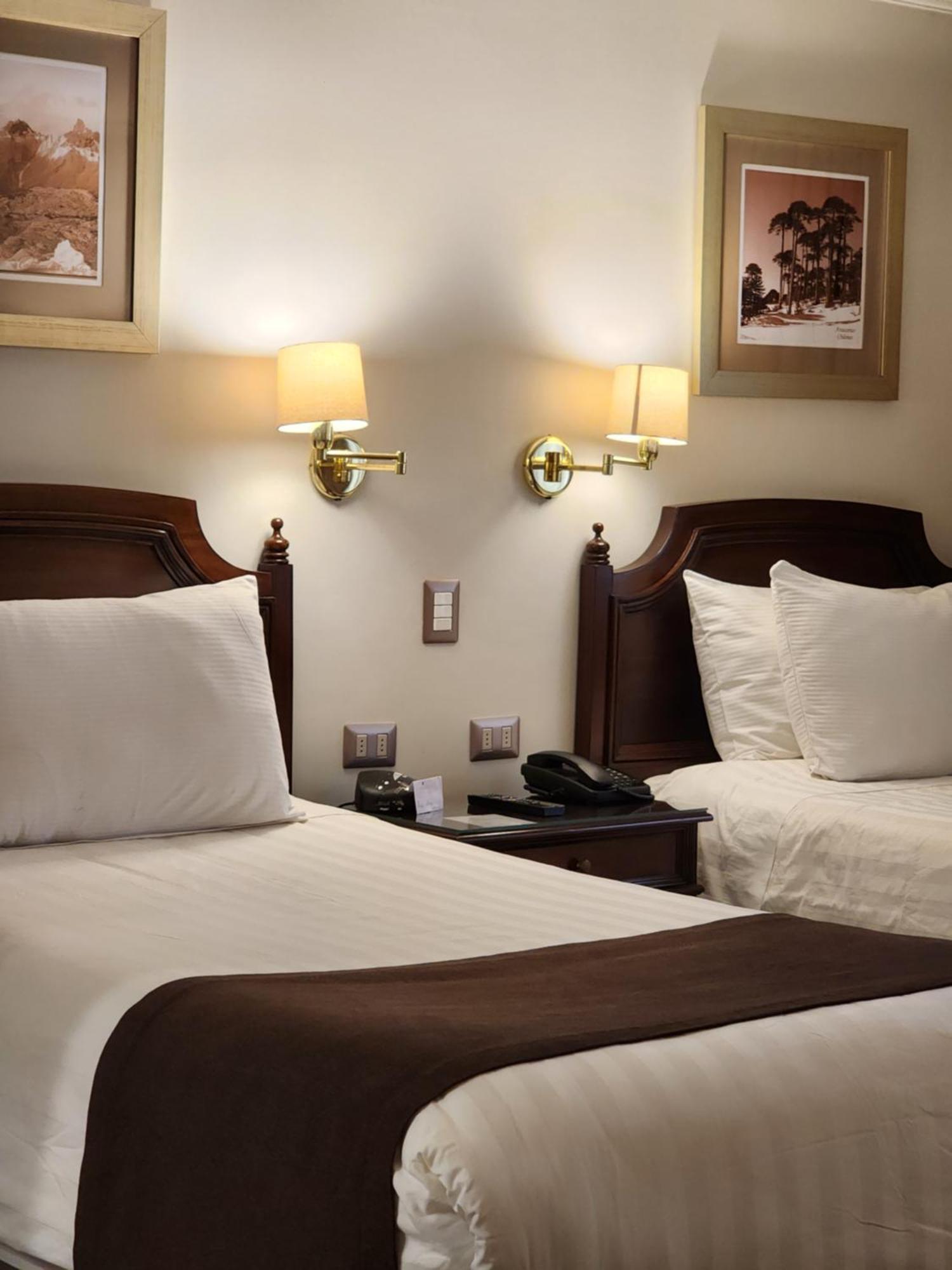 Hotel Los Espanoles Plus サンティアゴ エクステリア 写真