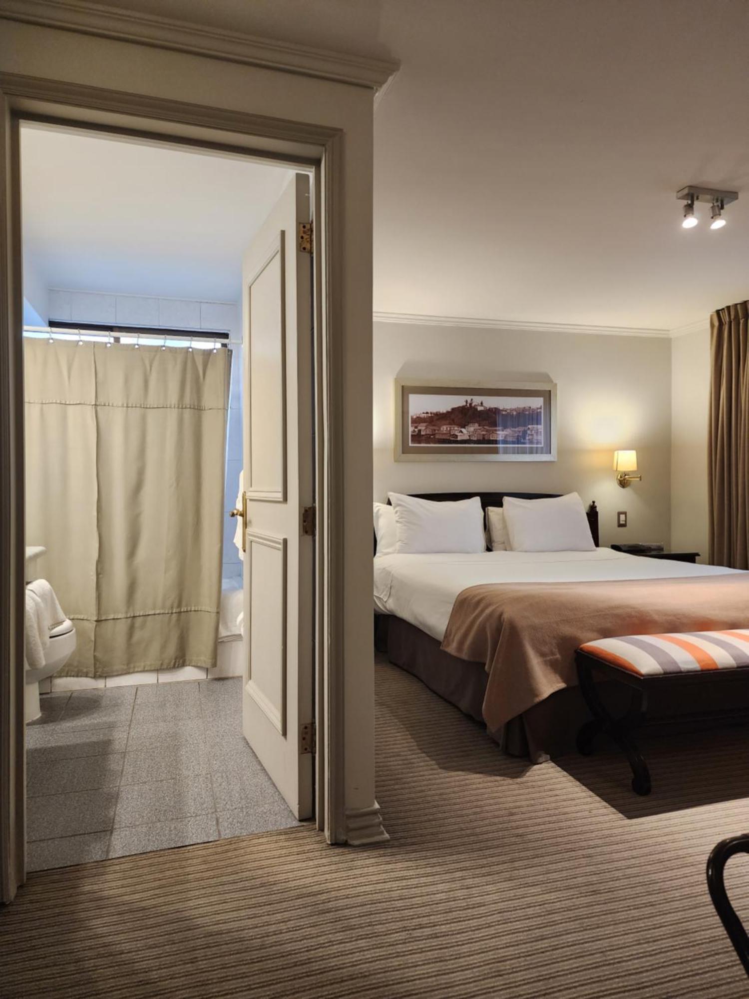 Hotel Los Espanoles Plus サンティアゴ エクステリア 写真