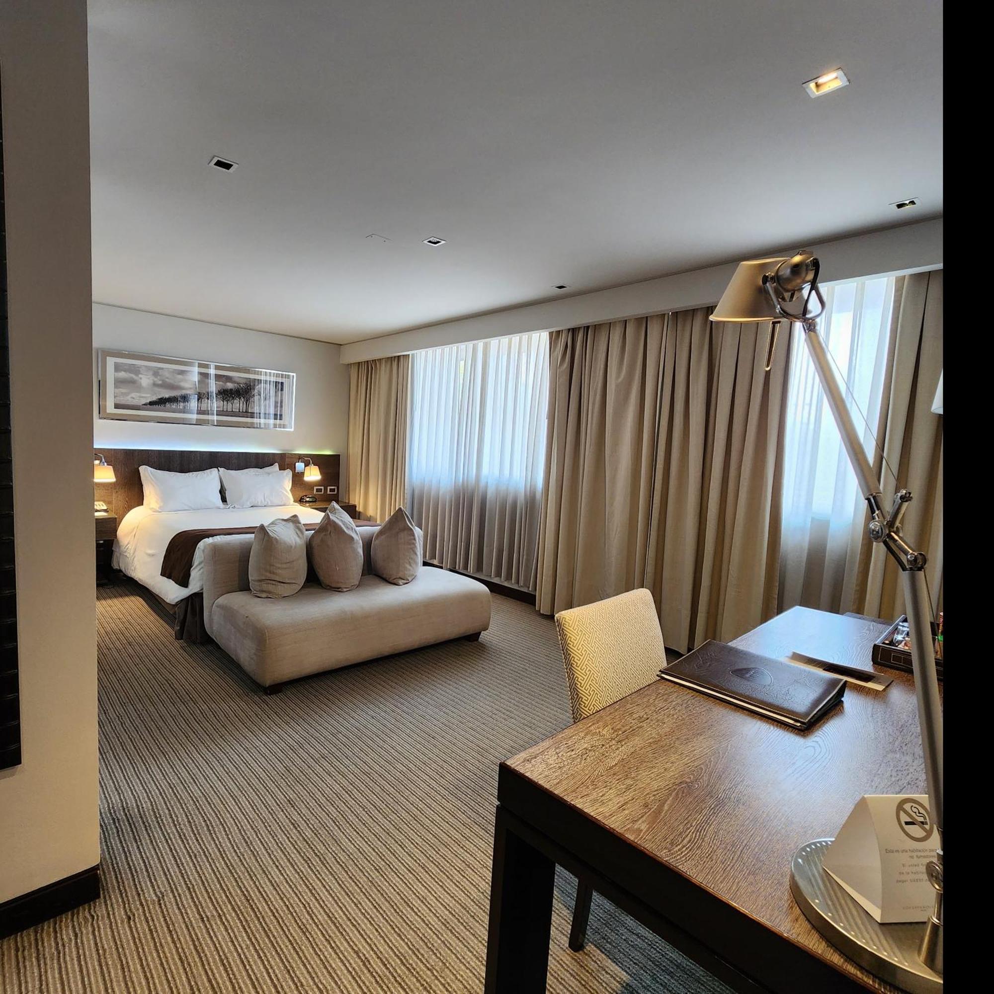 Hotel Los Espanoles Plus サンティアゴ エクステリア 写真