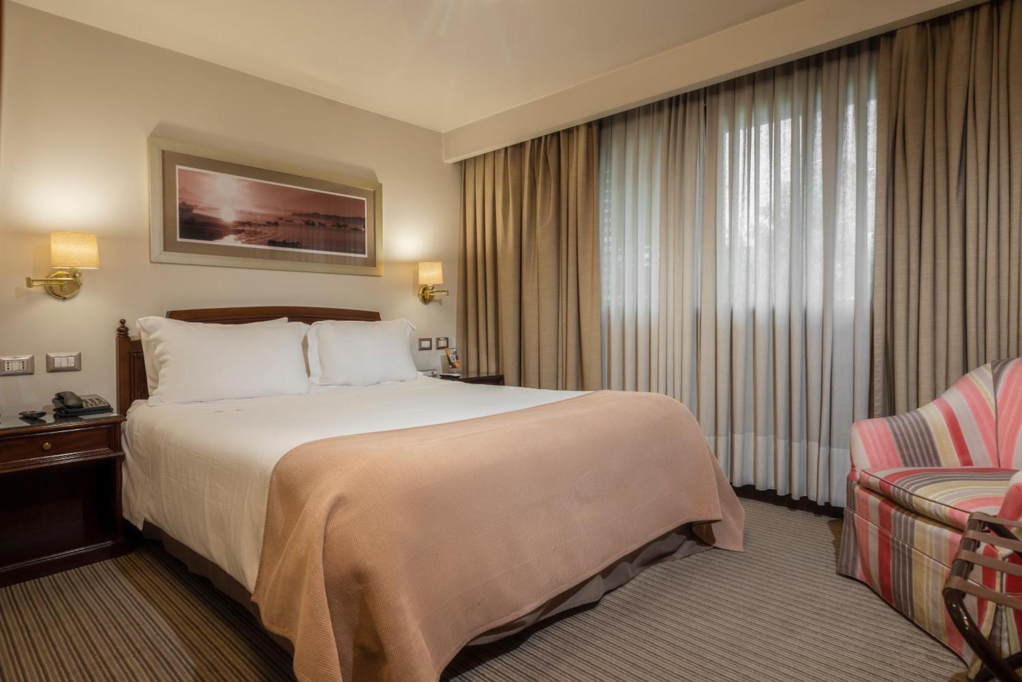 Hotel Los Espanoles Plus サンティアゴ エクステリア 写真