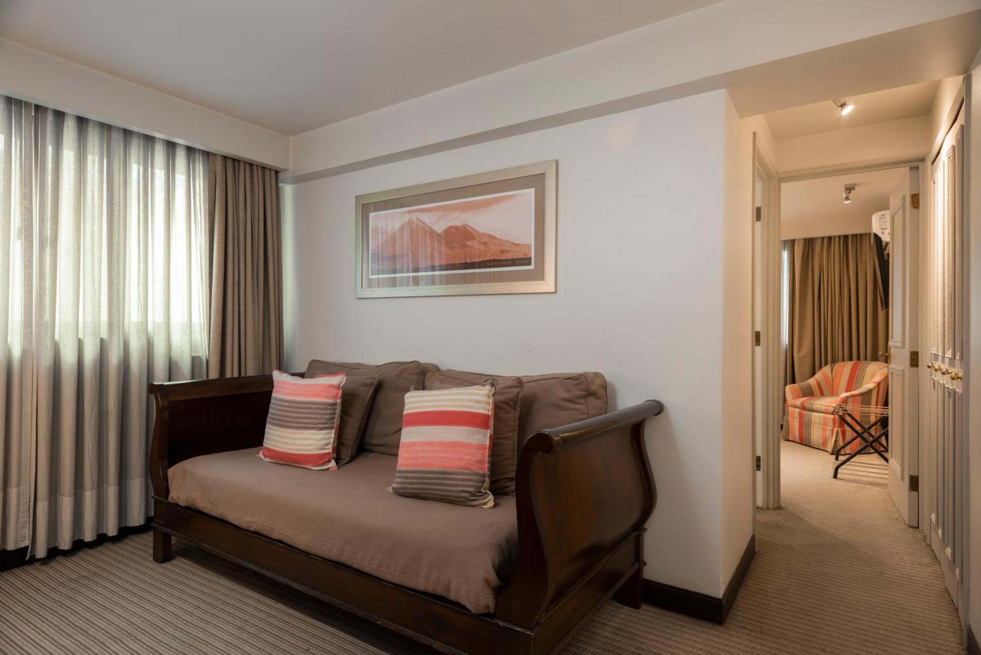 Hotel Los Espanoles Plus サンティアゴ エクステリア 写真