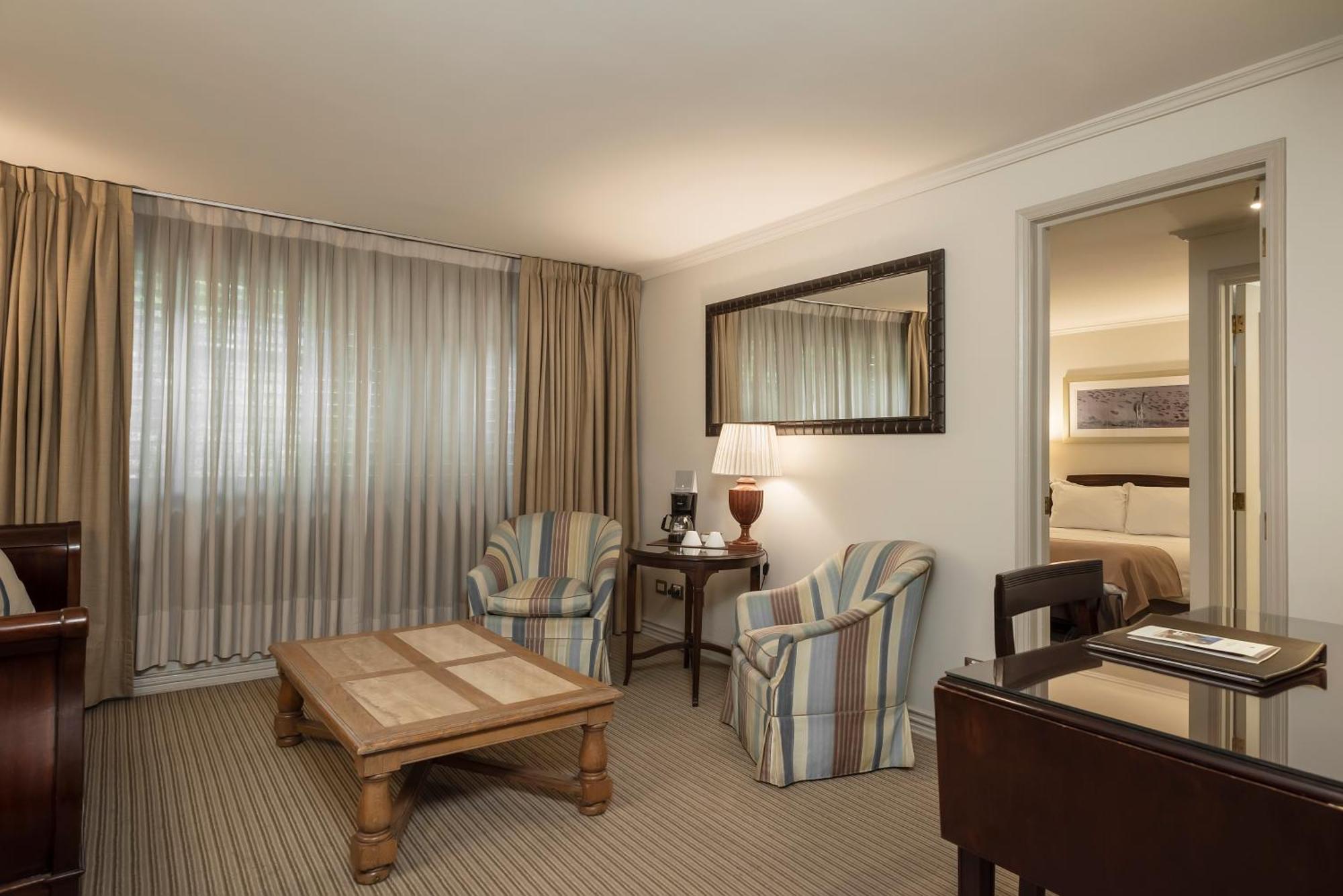 Hotel Los Espanoles Plus サンティアゴ エクステリア 写真