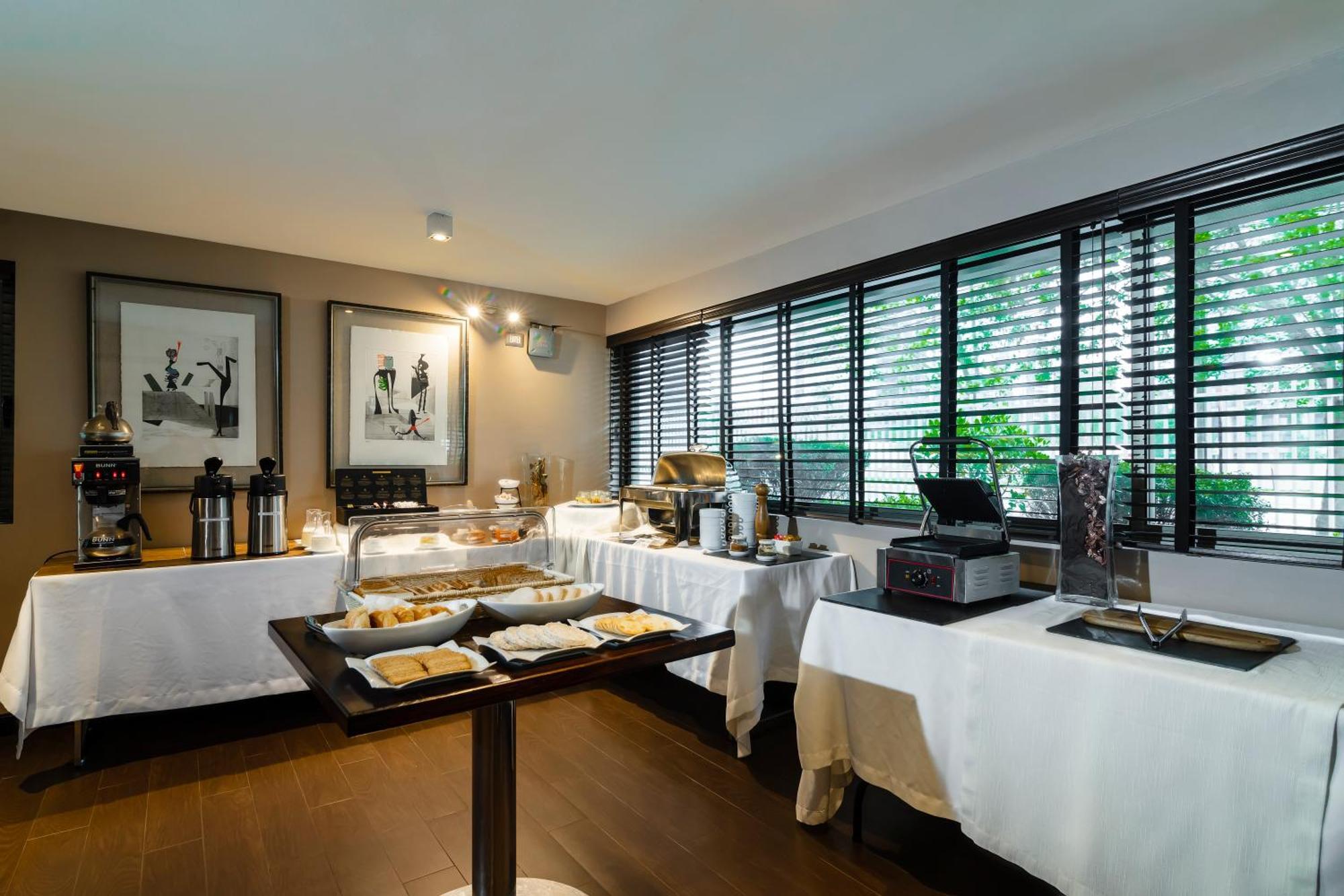 Hotel Los Espanoles Plus サンティアゴ エクステリア 写真